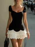 Black Square Neck Short-sleeved White Pleated Mini Dress